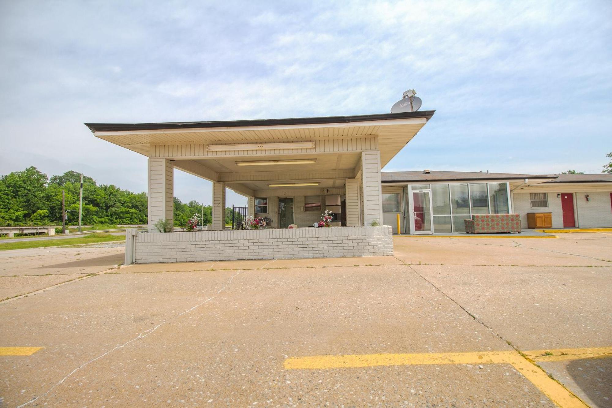 OYO Hotel McAlester OK S Main St Buitenkant foto